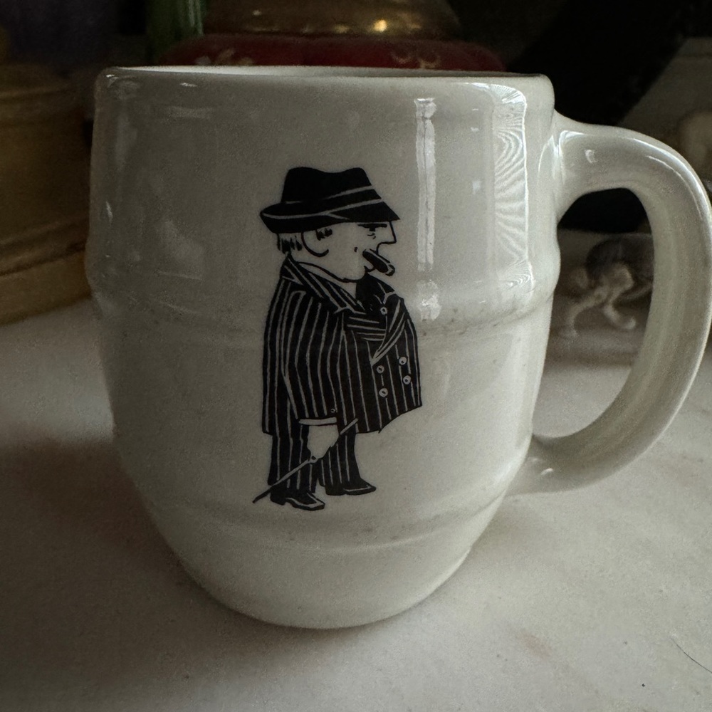 Vintage Hall #536 Pinstripe Man Barrel Mug
